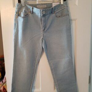 NWT Chico's The Ultimate Fit Crop Denim Size 0